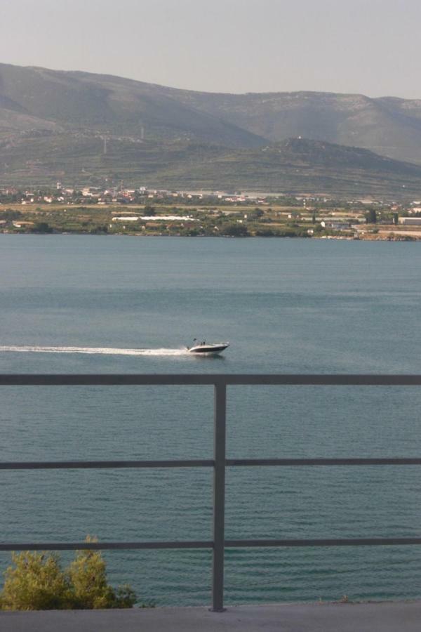 Apartments Nena - Trogir Bagian luar foto