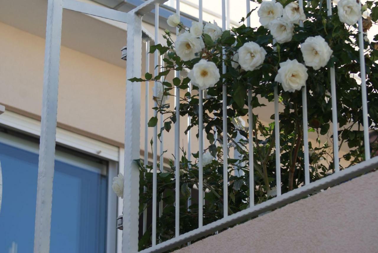 Apartments Nena - Trogir Bagian luar foto