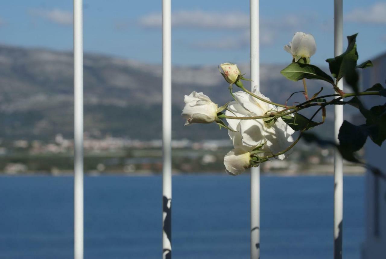Apartments Nena - Trogir Bagian luar foto
