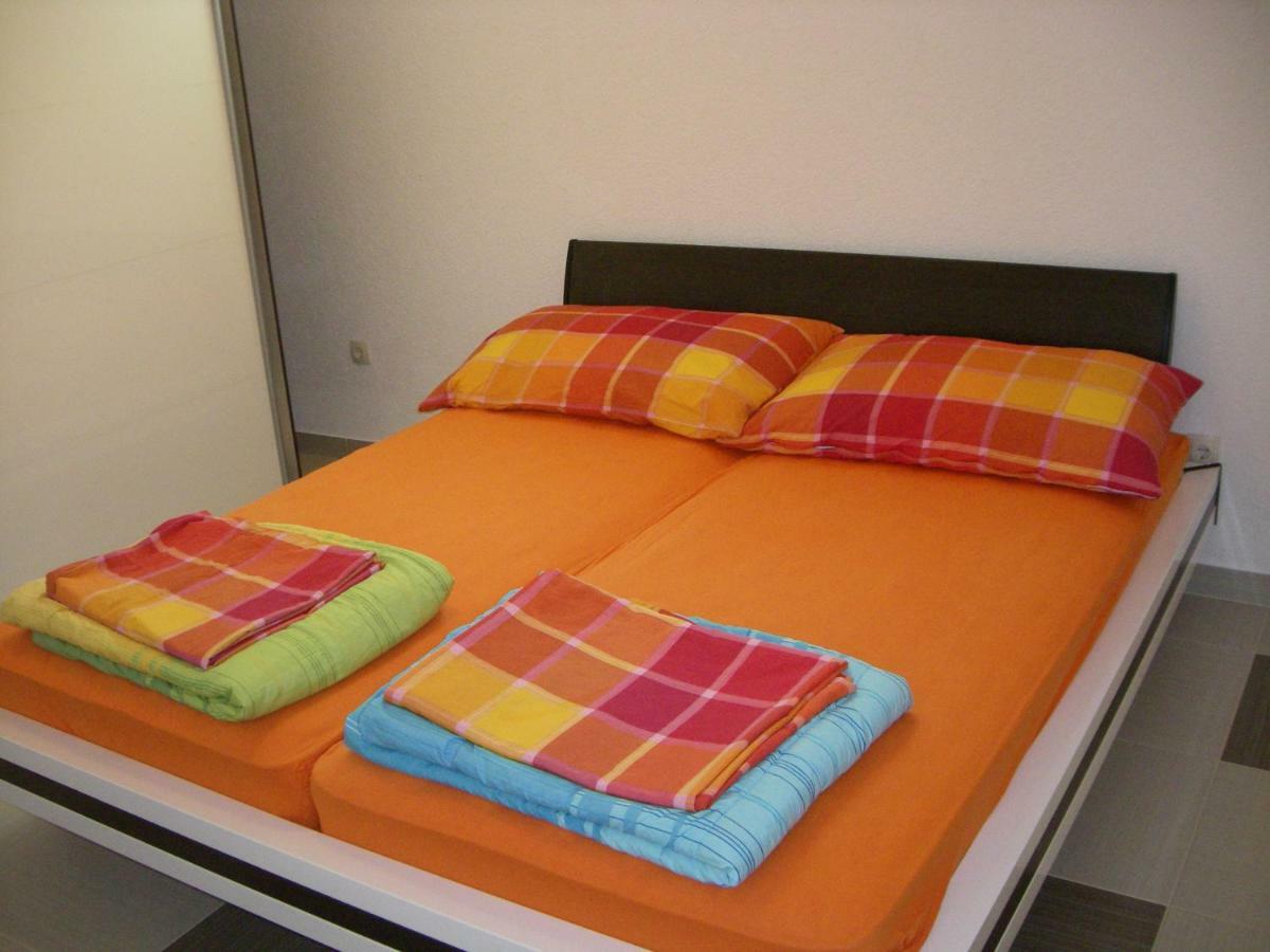 Apartments Nena - Trogir Bagian luar foto